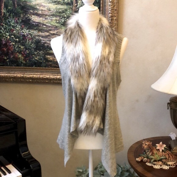 SKIES ARE BLUE  Open Front Waterfall Style Gray Knit Vest Faux Fur Trim Women Sm - Picture 16 of 16